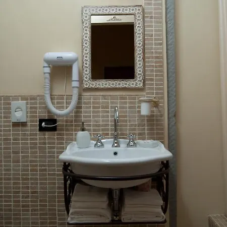 Casa Leopardi * Florence