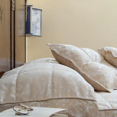 Casa Leopardi Bed & Breakfast Florence
